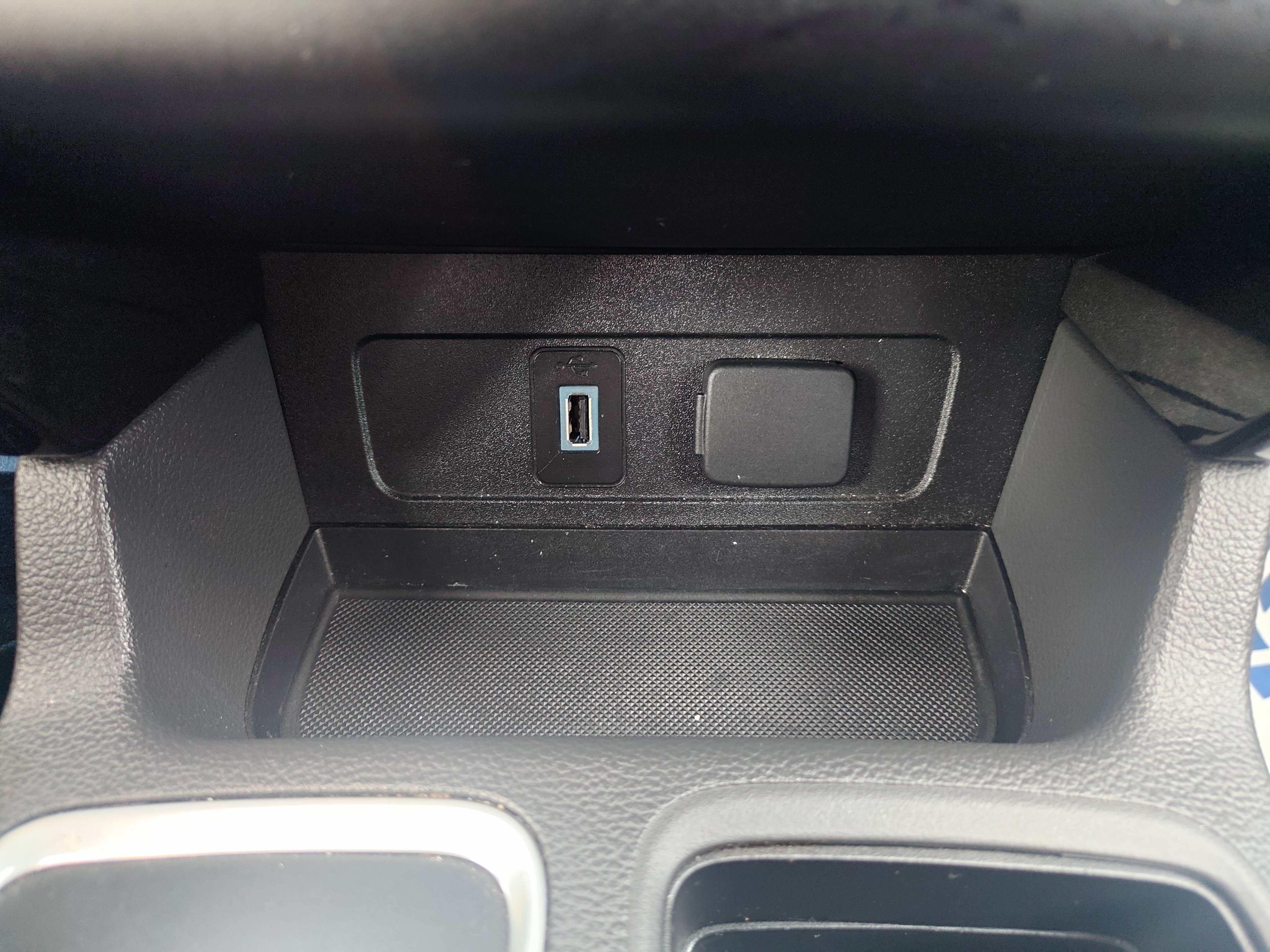 Used 2018 Ford Escape SE w/ SE Sport Appearance Package AWD/4WD image 17