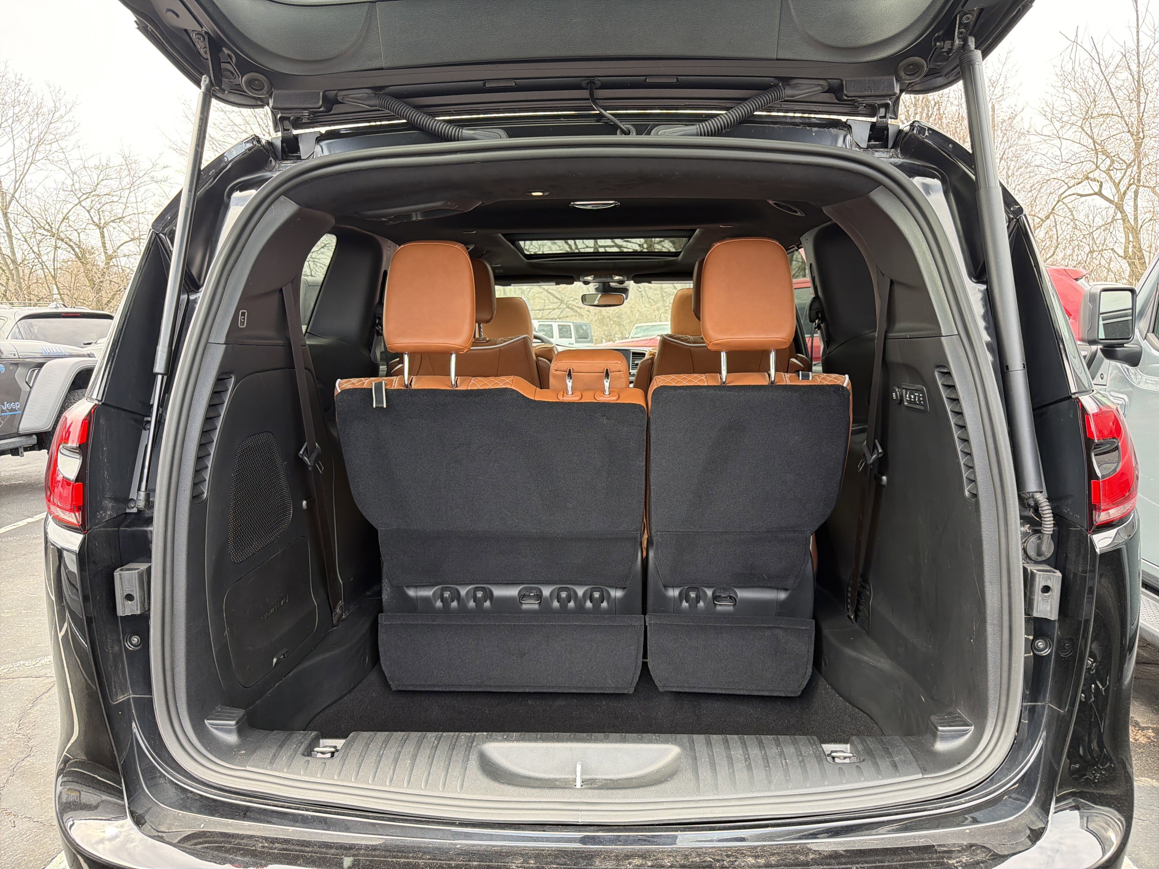 Used 2024 Chrysler Pacifica Pinnacle w/ Trailer Tow Group image 7