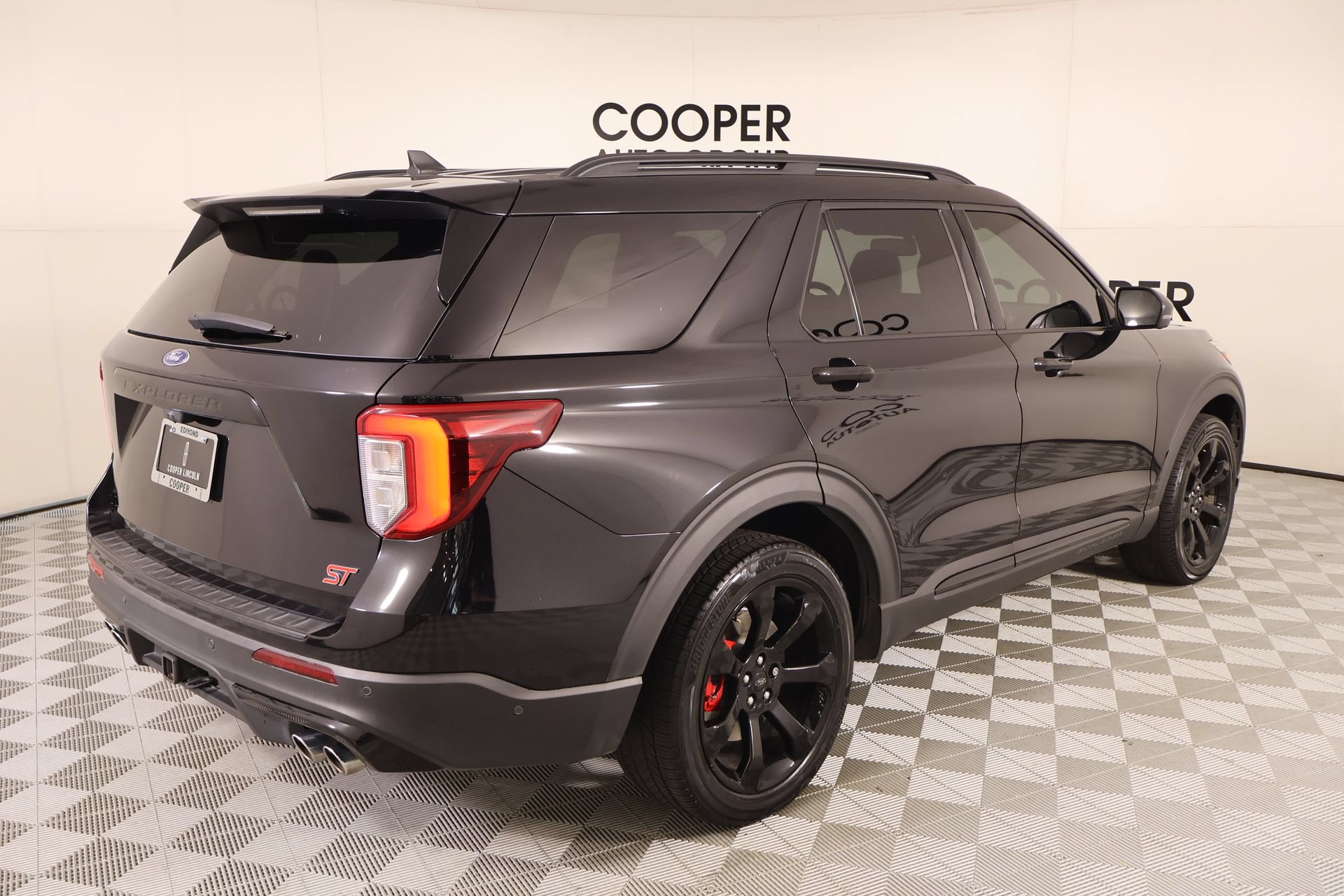 Used 2021 Ford Explorer ST w/ Equipment Group 401A AWD/4WD image 23