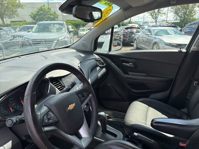 Used 2022 Chevrolet Trax LT w/ Driver Confidence Package AWD/4WD image 11
