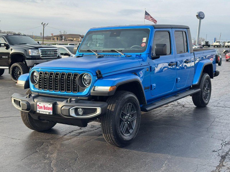 Used 2024 Jeep Gladiator Sport image 8