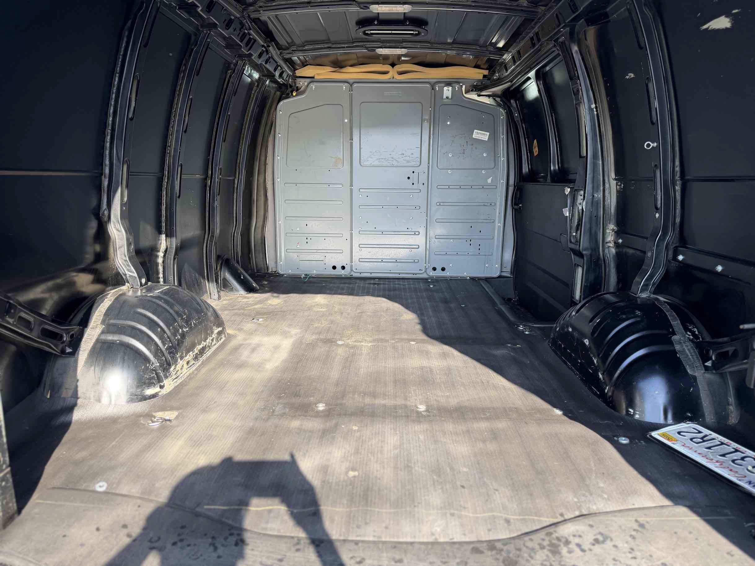 Used 2018 Chevrolet Express 2500 w/ Driver Convenience Package RWD image 11