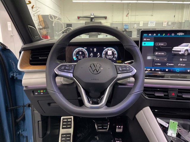 New 2026 Volkswagen Tiguan SEL R-Line AWD/4WD image 15
