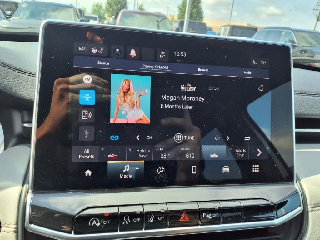 Used 2023 Jeep Compass Limited image 14