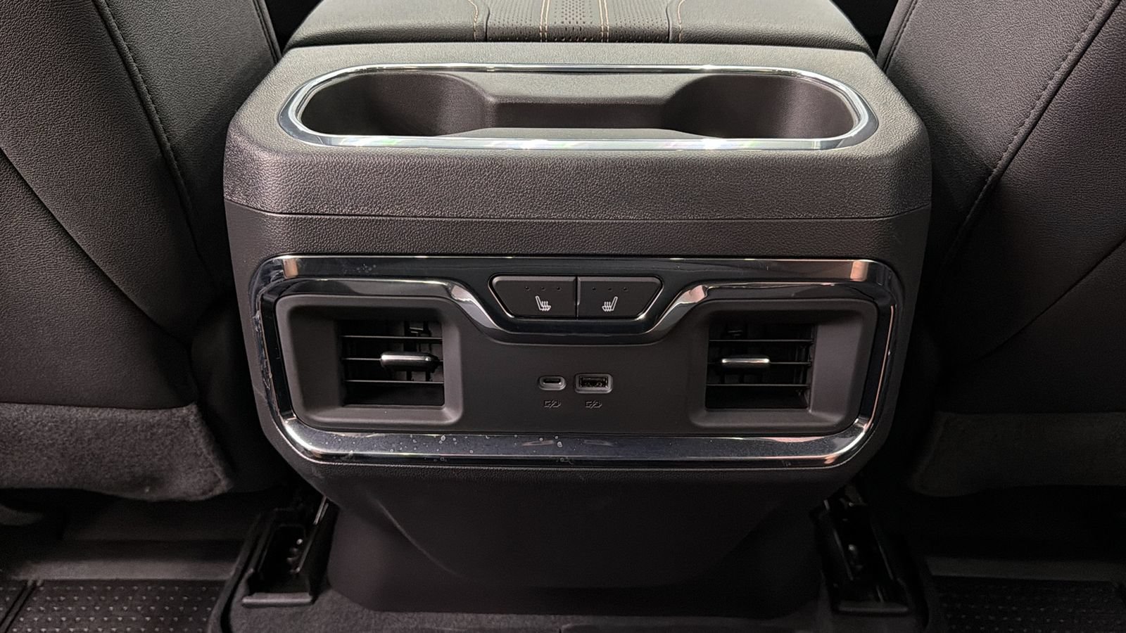 Used 2026 Chevrolet Silverado 1500 High Country w/ High Country Premium Package AWD/4WD image 39