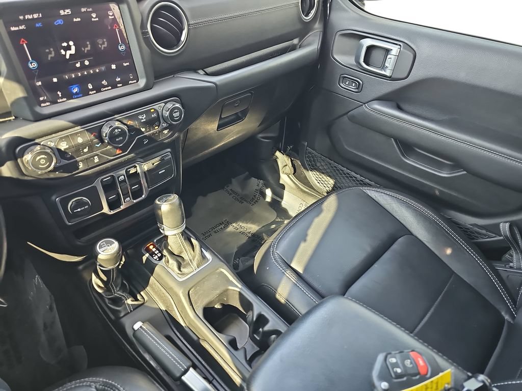 Used 2019 Jeep Wrangler Unlimited Sahara w/ Uconnect 4C Nav & Sound Group AWD/4WD image 25