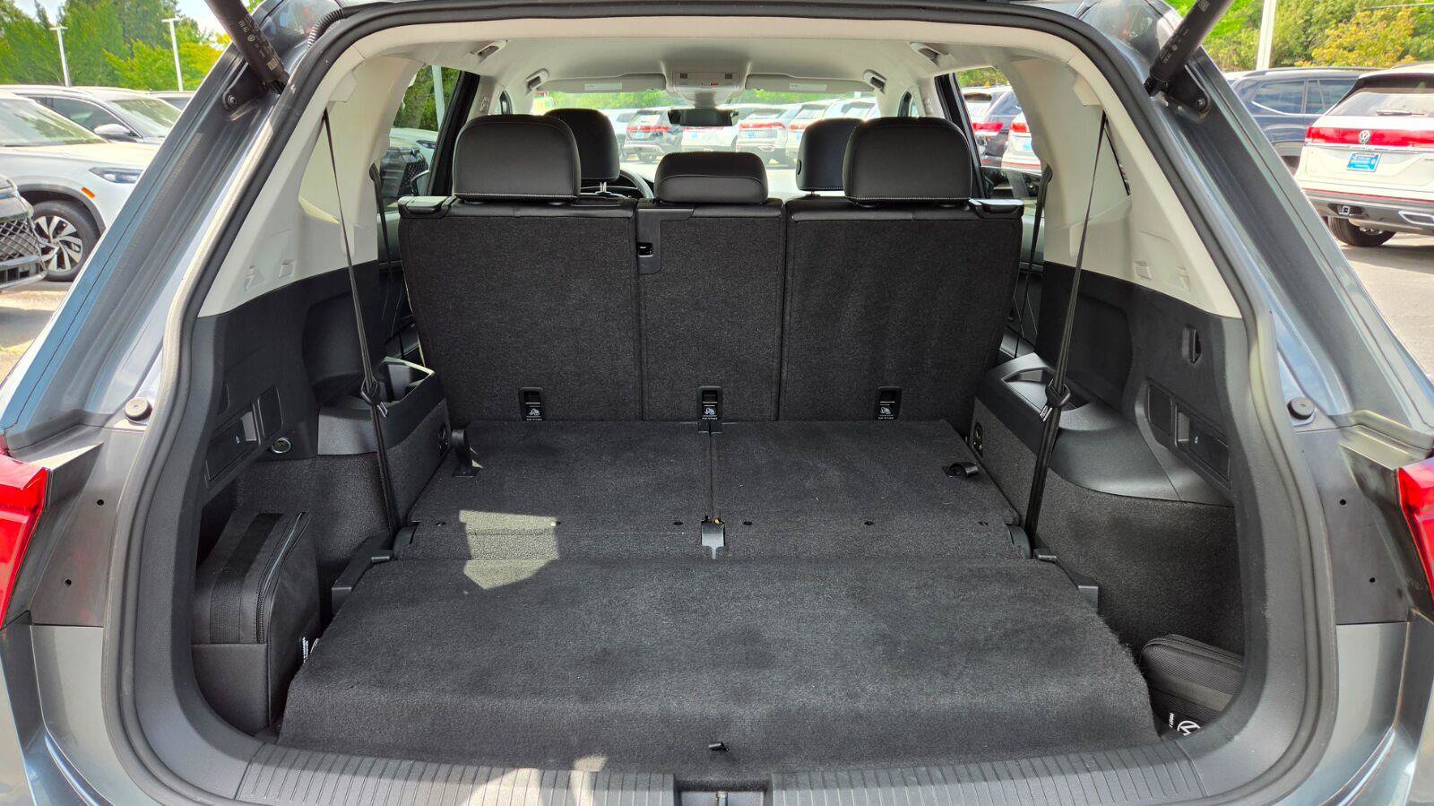 Certified 2023 Volkswagen Tiguan SE FWD image 62