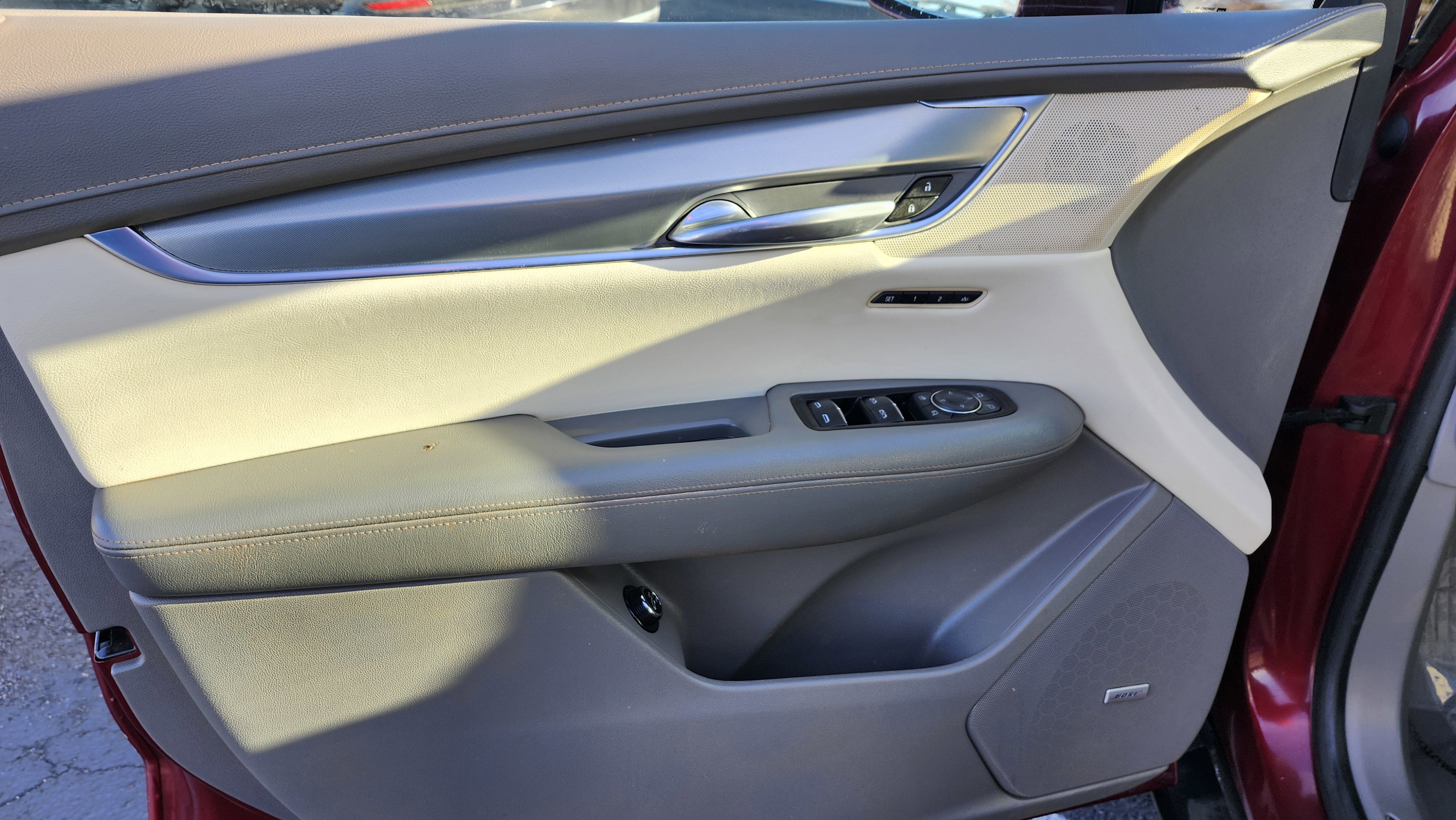 Used 2017 Cadillac XT5 Premium Luxury w/ LPO, Wheel Lock Package image 24