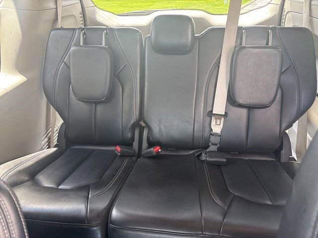 Used 2023 Chrysler Pacifica Touring-L FWD image 33