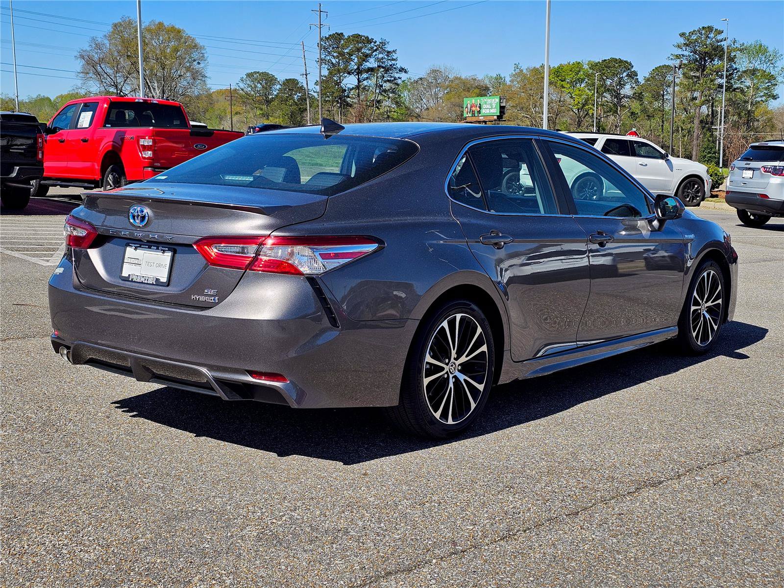 Used 2020 Toyota Camry SE FWD image 8