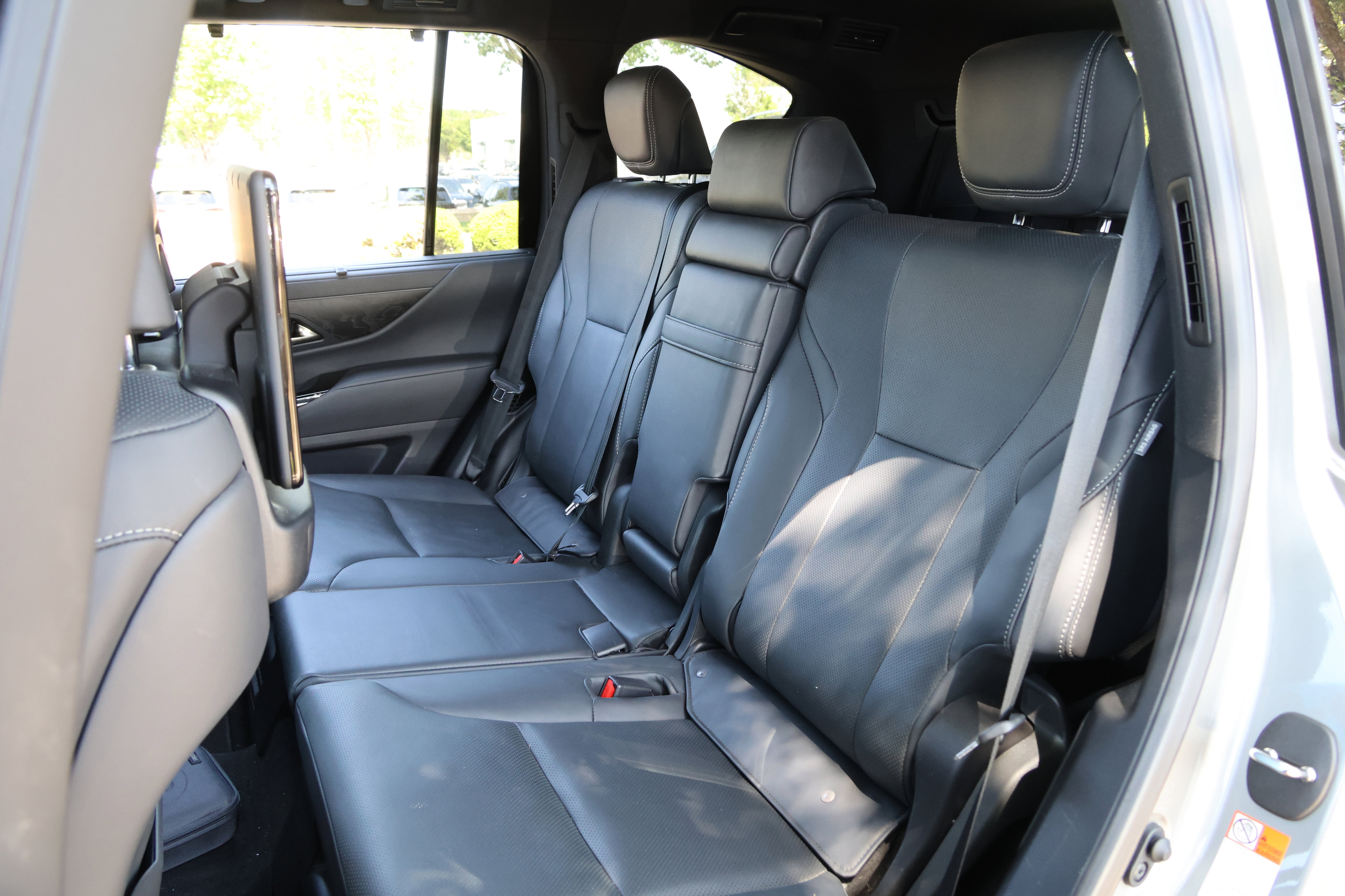 Used 2022 Lexus LX 600 4WD w/ Appearance Package image 39