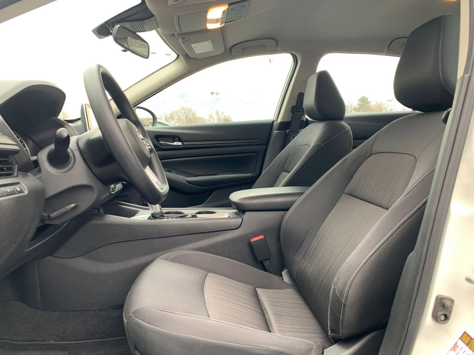 Used 2025 Nissan Altima 2.5 SV image 28