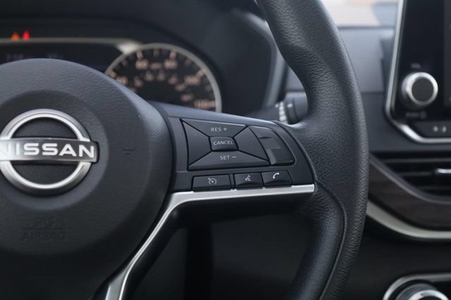Used 2024 Nissan Altima 2.5 SV FWD image 9