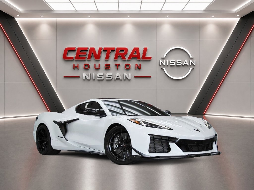 Used 2024 Chevrolet Corvette Z06 w/ Z07 Performance Package RWD image 1