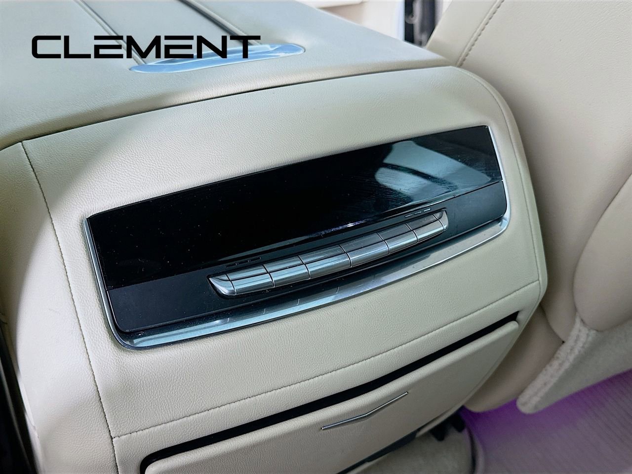 Used 2021 Cadillac Escalade ESV Premium Luxury w/ Driver Assist Tech Package AWD/4WD image 35