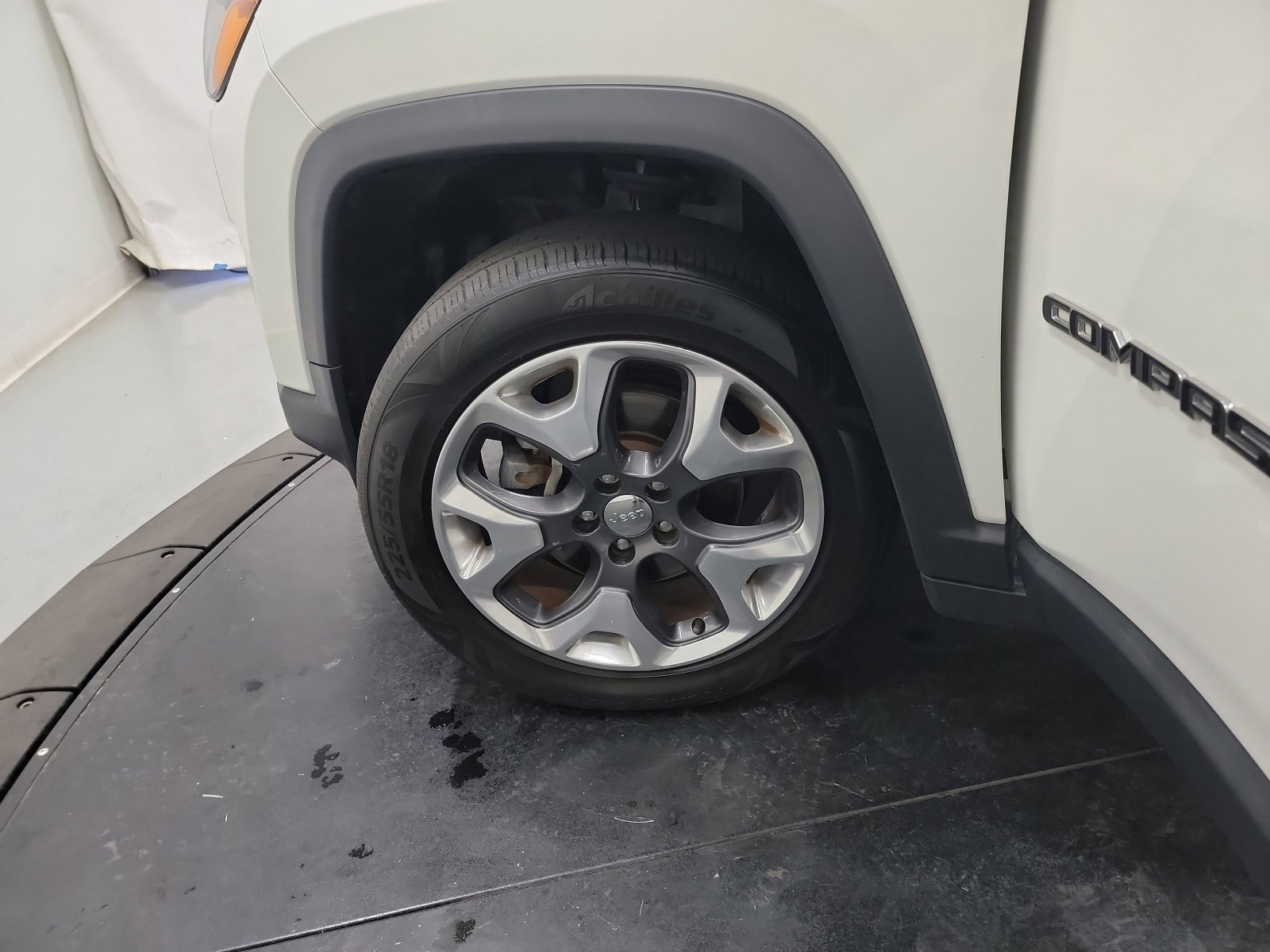 Used 2018 Jeep Compass Limited w/ Navigation Group image 29