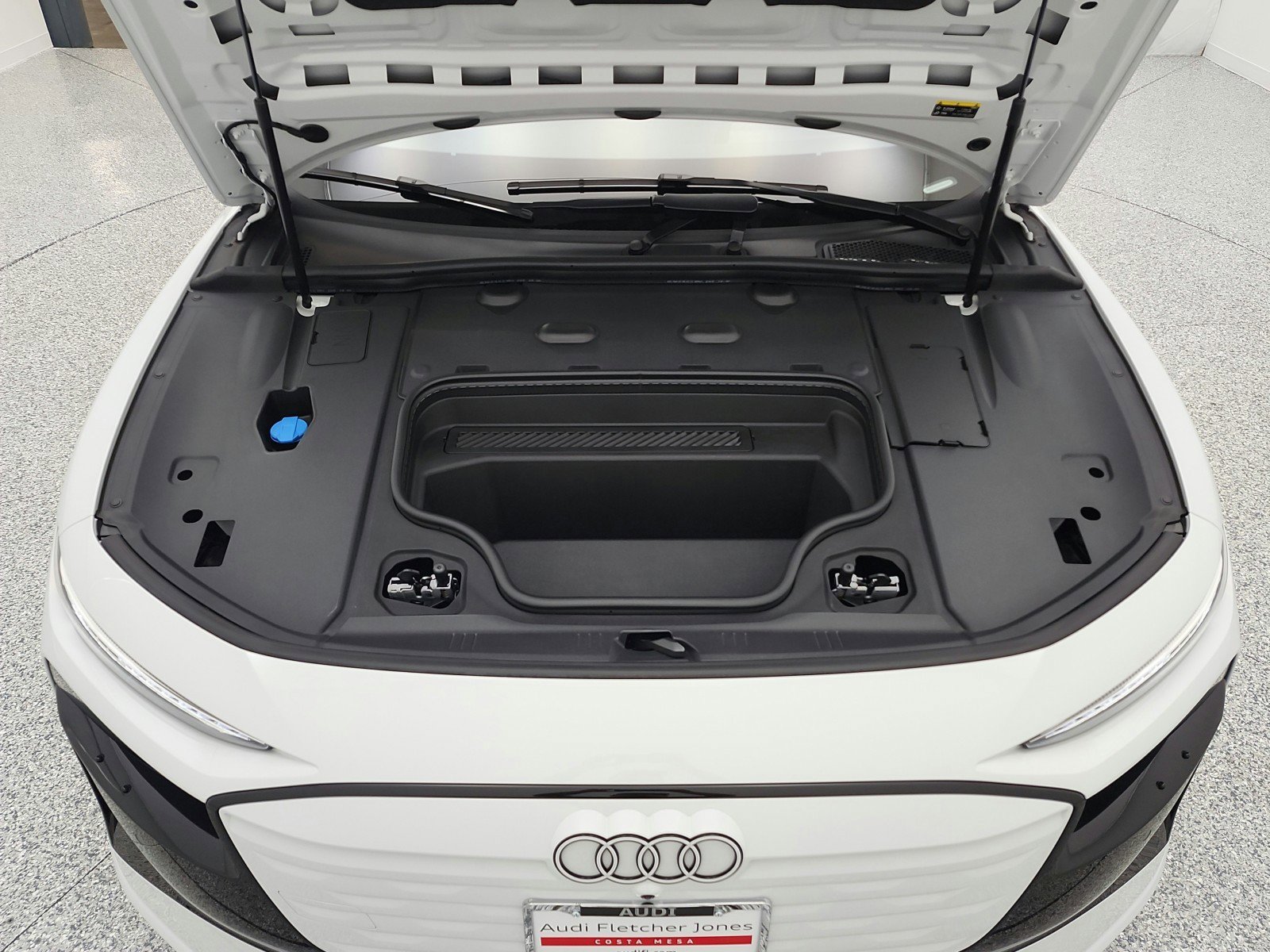 Used 2025 Audi A6 e-tron Prestige w/ Beige Warm Weather Package image 15