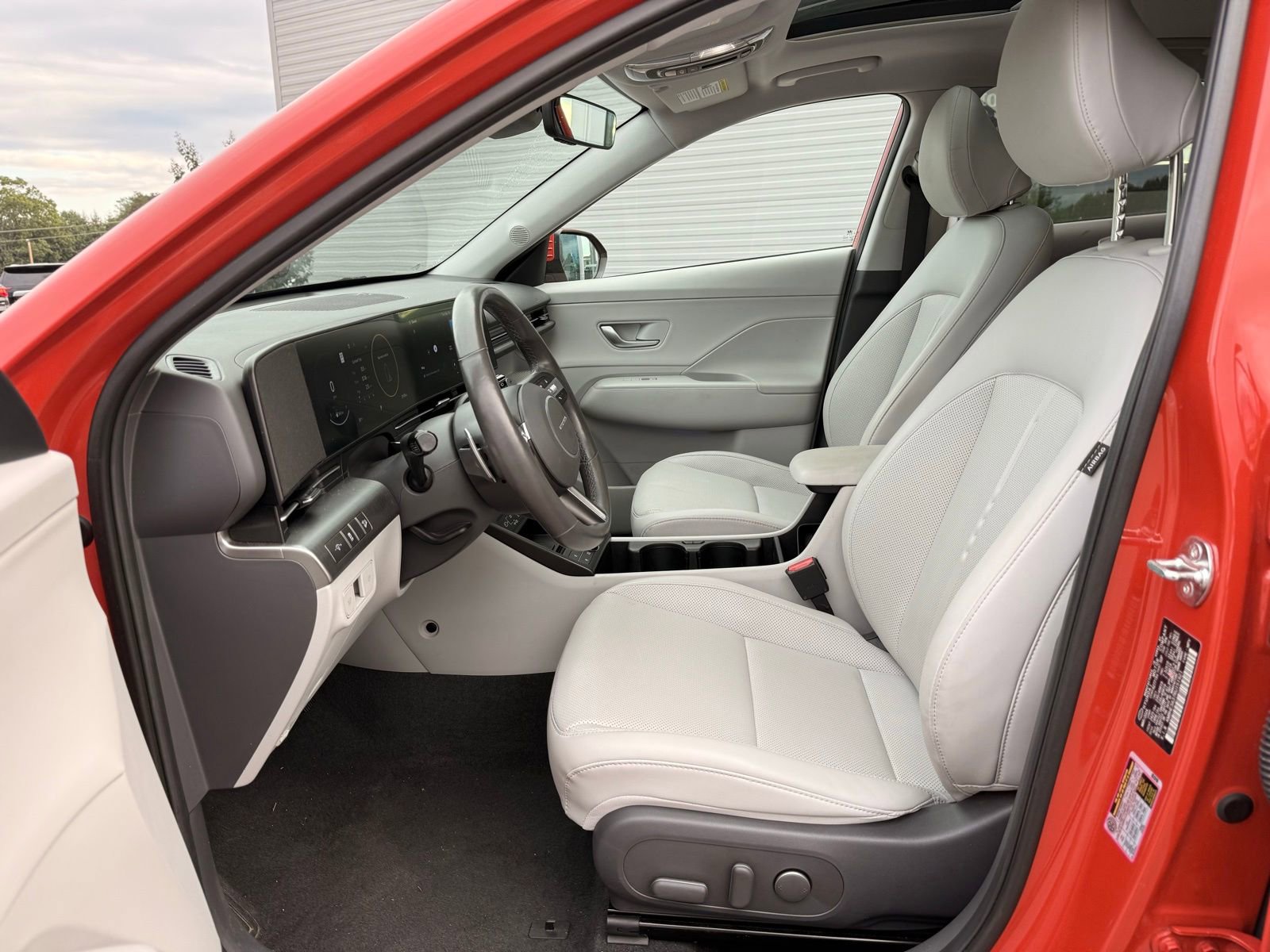 Used 2024 Hyundai Kona Limited image 13