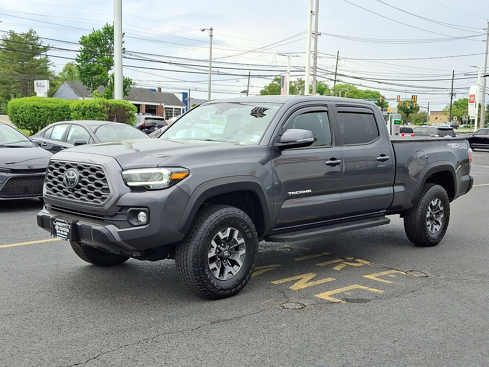 Used 2023 Toyota Tacoma TRD Off-Road w/ TRD Premium Off Road Package AWD/4WD image 3