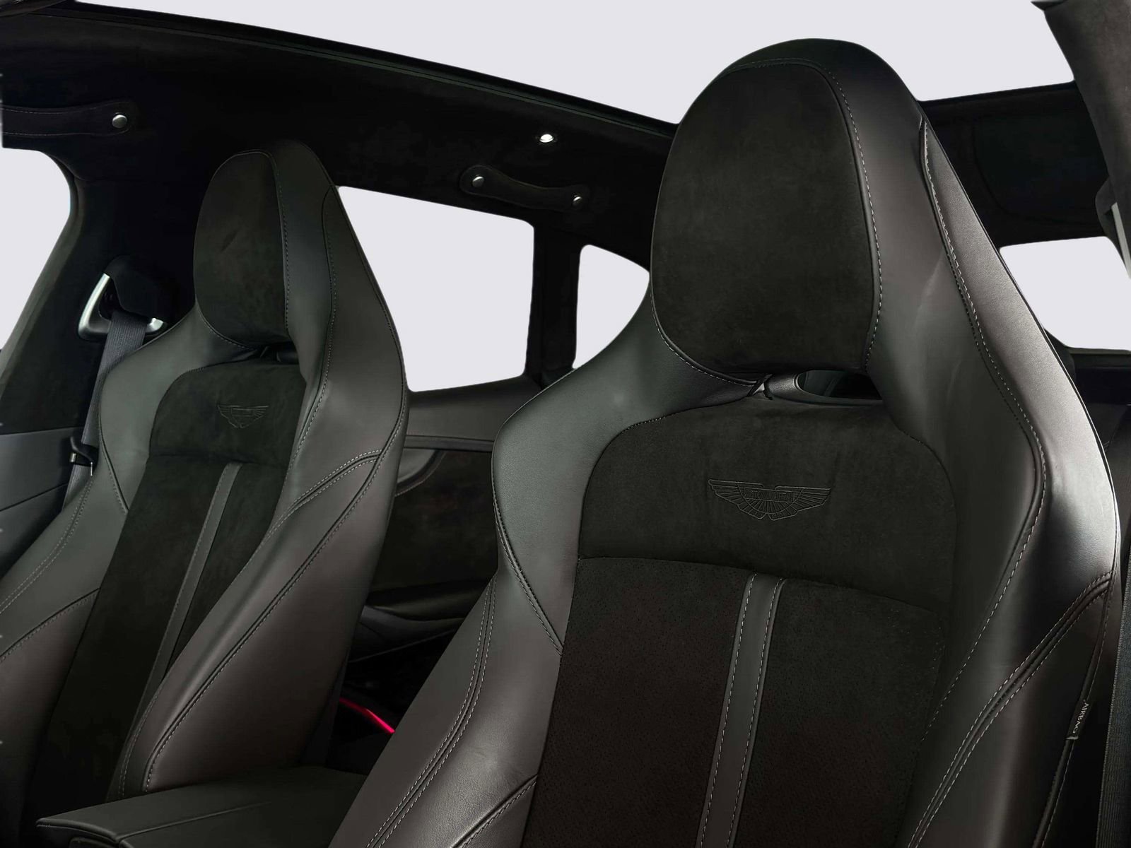 Used 2024 Aston Martin DBX image 14