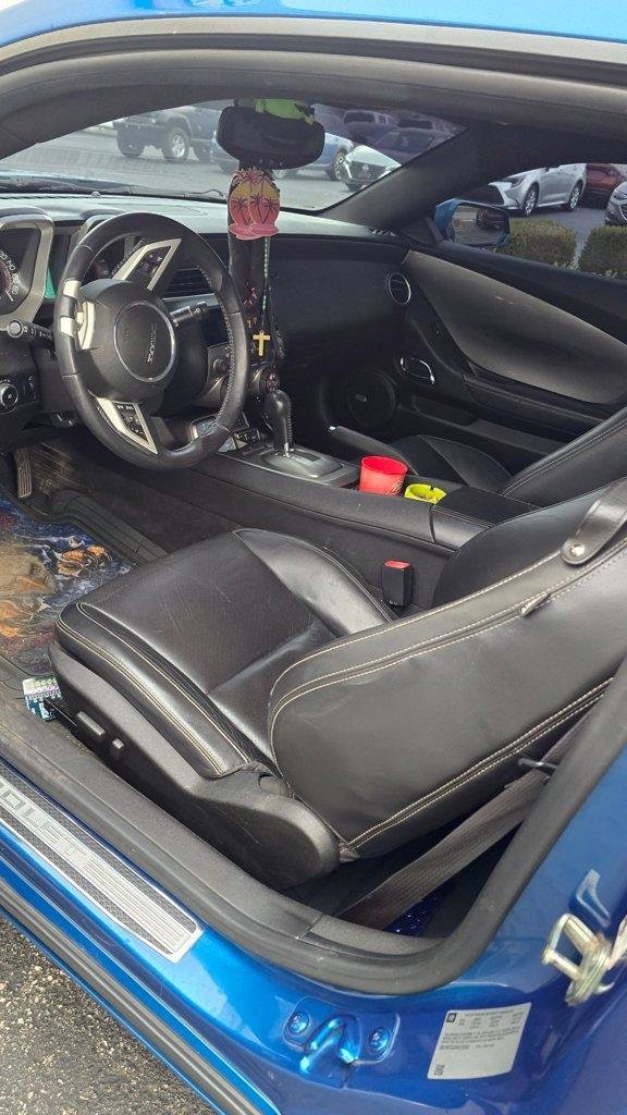 Used 2010 Chevrolet Camaro SS RWD image 5