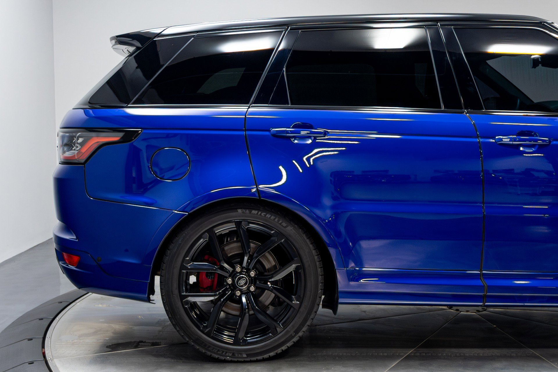 Used 2022 Land Rover Range Rover Sport SVR image 18