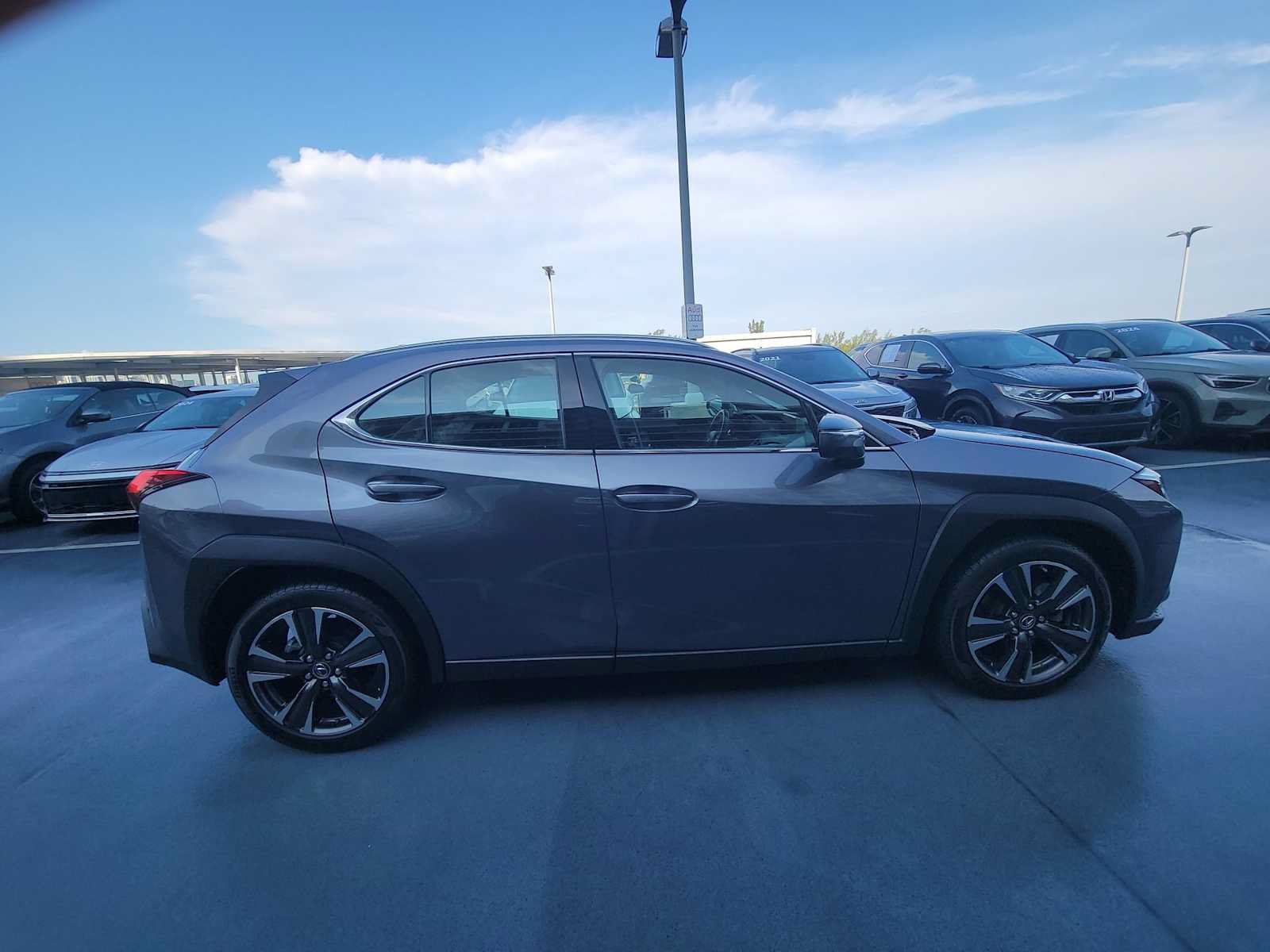 Used 2020 Lexus UX 200 w/ Premium Package FWD image 7