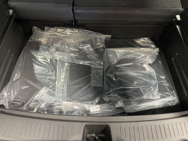 New 2027 Chevrolet Bolt LT w/ Comfort Package FWD image 26