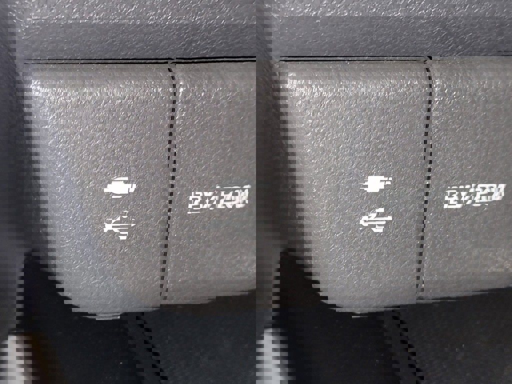 Used 2018 Toyota Camry L image 24