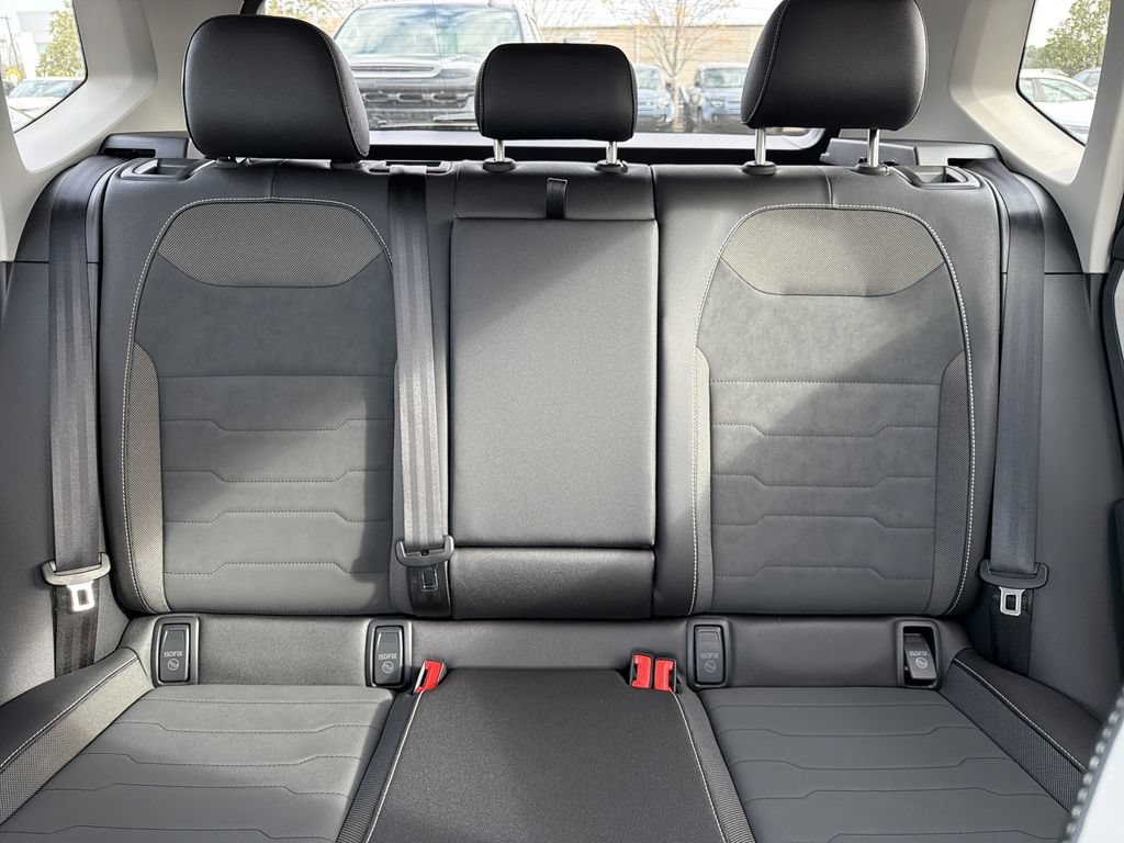 New 2026 Volkswagen Taos SE FWD image 30