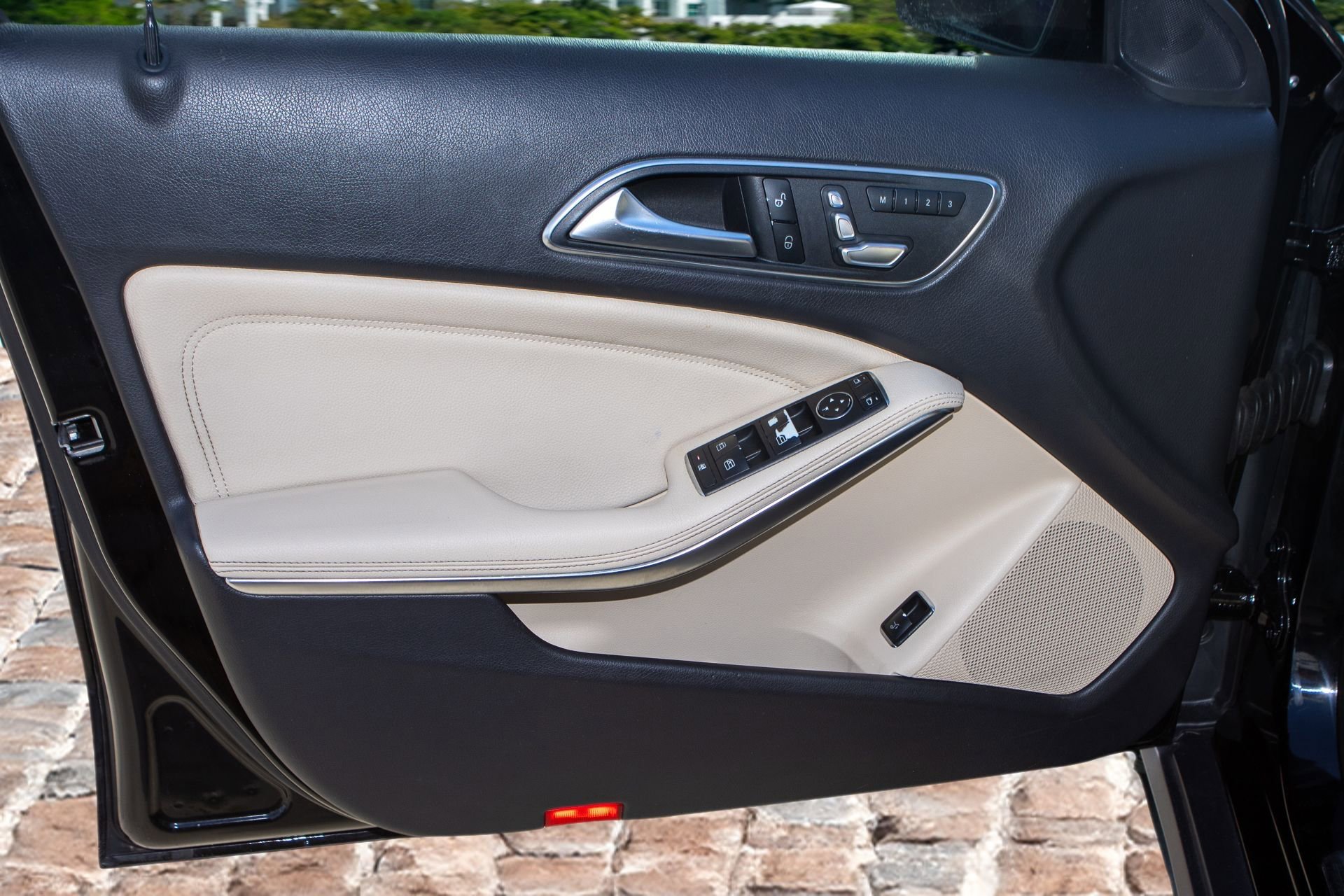 Used 2020 Mercedes-Benz GLA 250 w/ Multimedia Package image 11