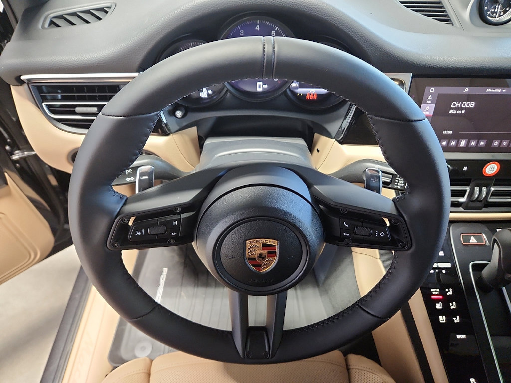 New 2026 Porsche Macan AWD/4WD image 20