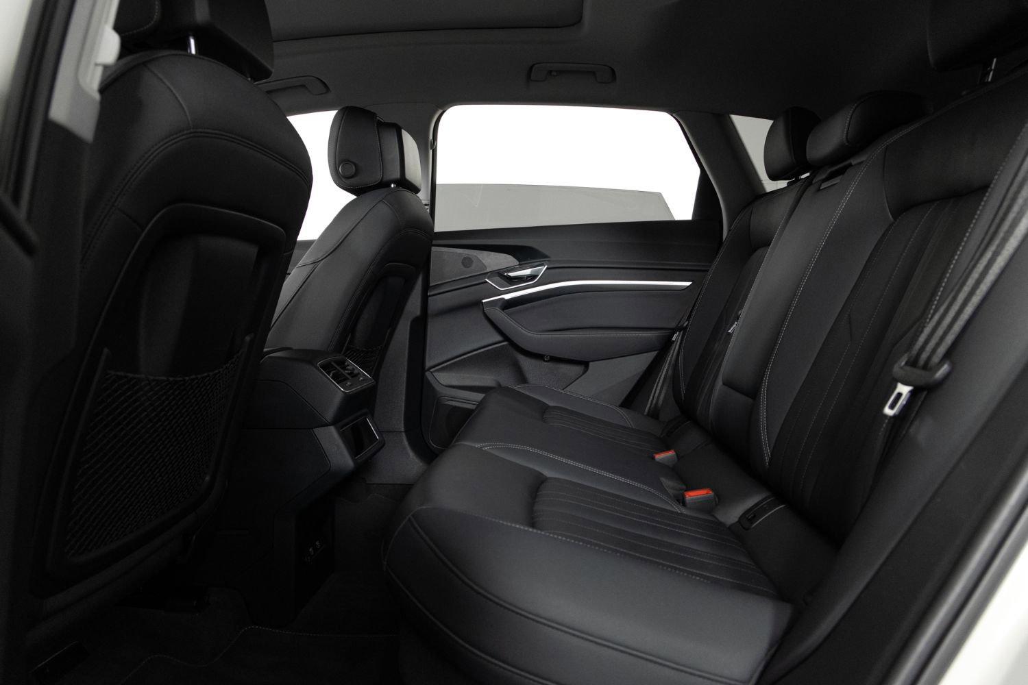 Used 2021 Audi e-tron Premium w/ Convenience Plus Package image 16