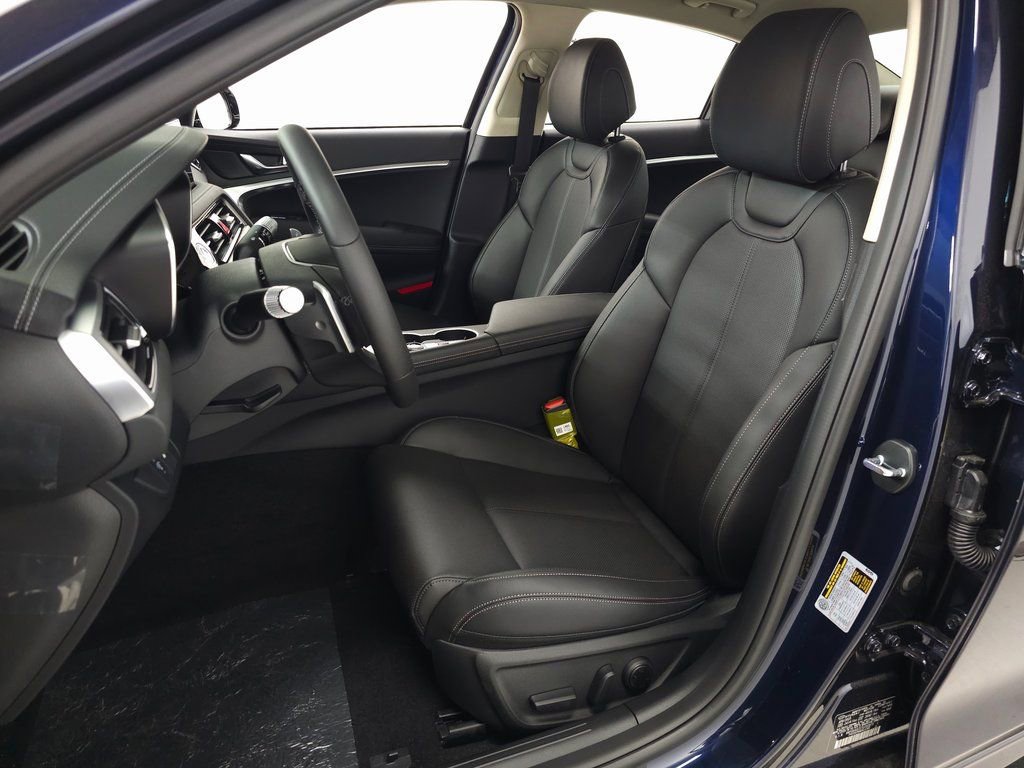 Used 2026 Genesis G70 2.5T image 12
