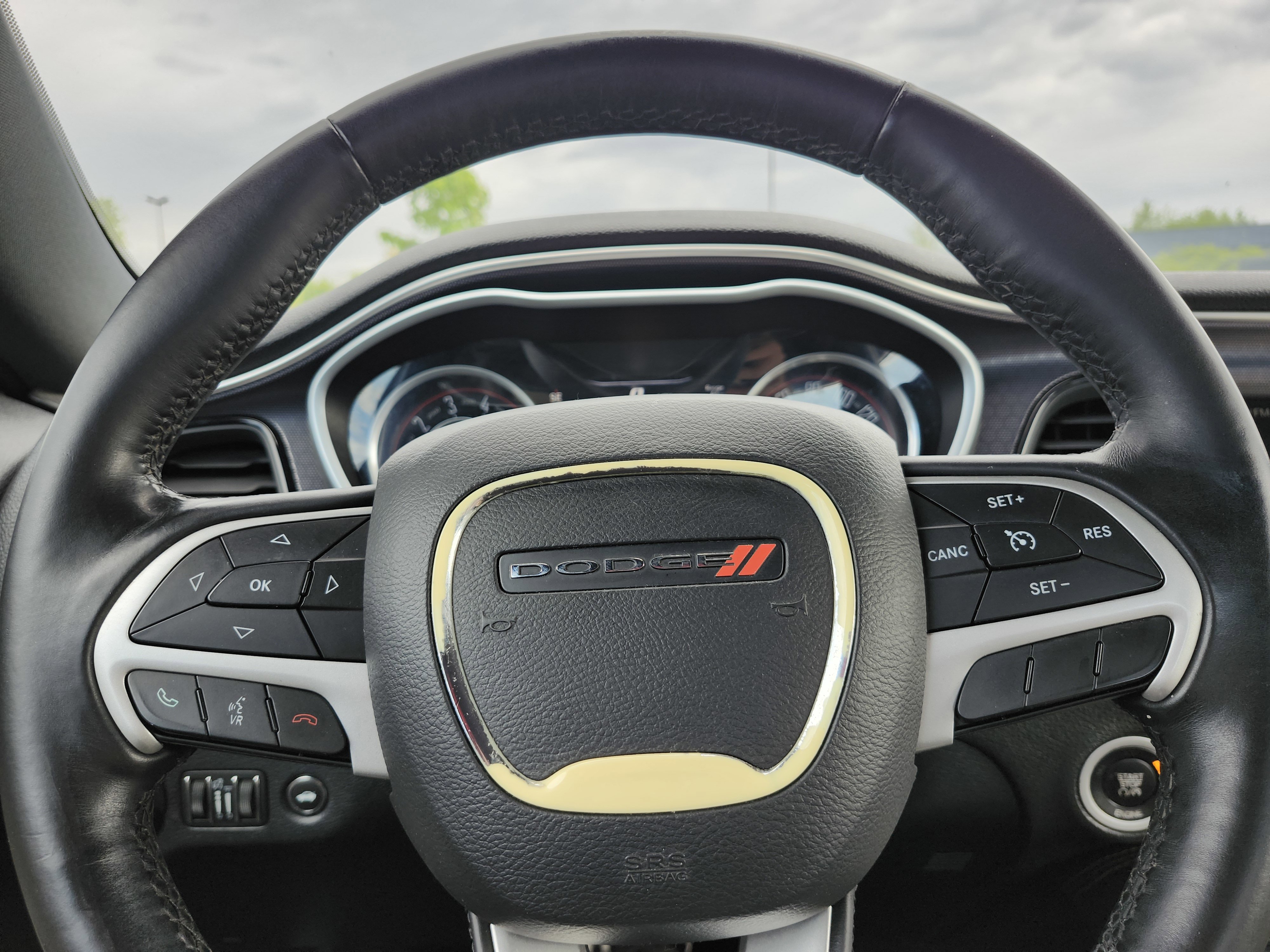 Used 2015 Dodge Challenger SXT Plus RWD image 27