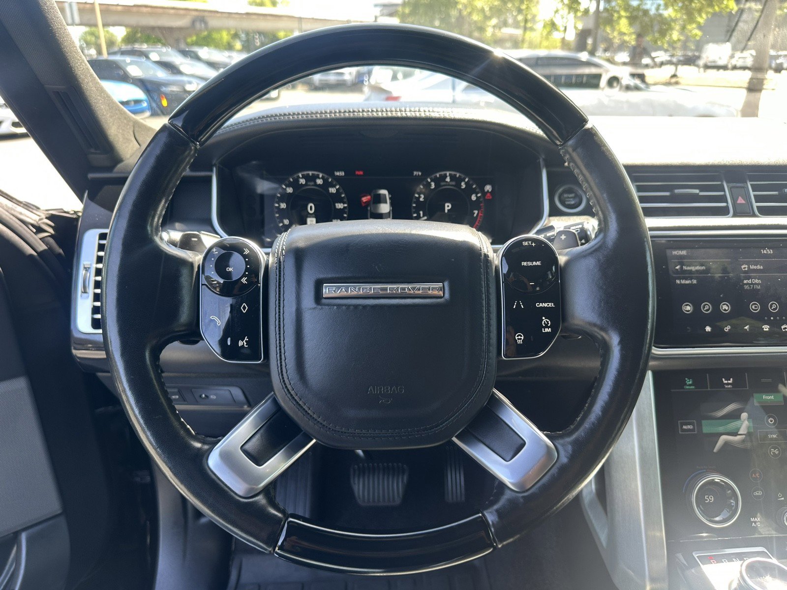 Used 2018 Land Rover Range Rover HSE image 14