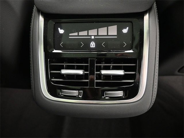 New 2026 Volvo XC90 B6 Plus w/ Protection Package Premier image 36