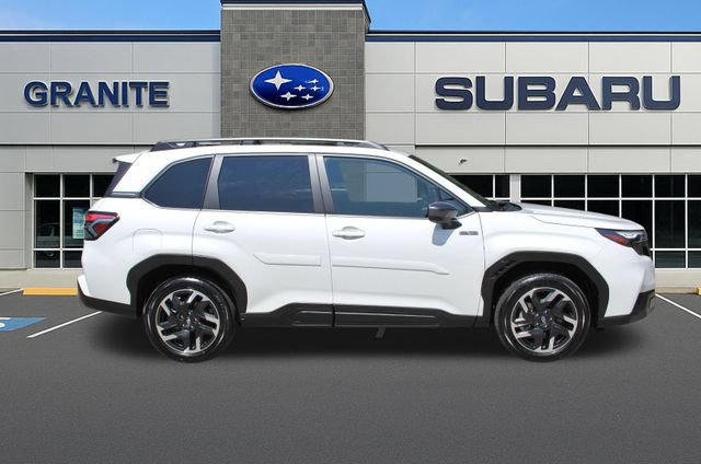 Used 2025 Subaru Forester Premium AWD/4WD image 12