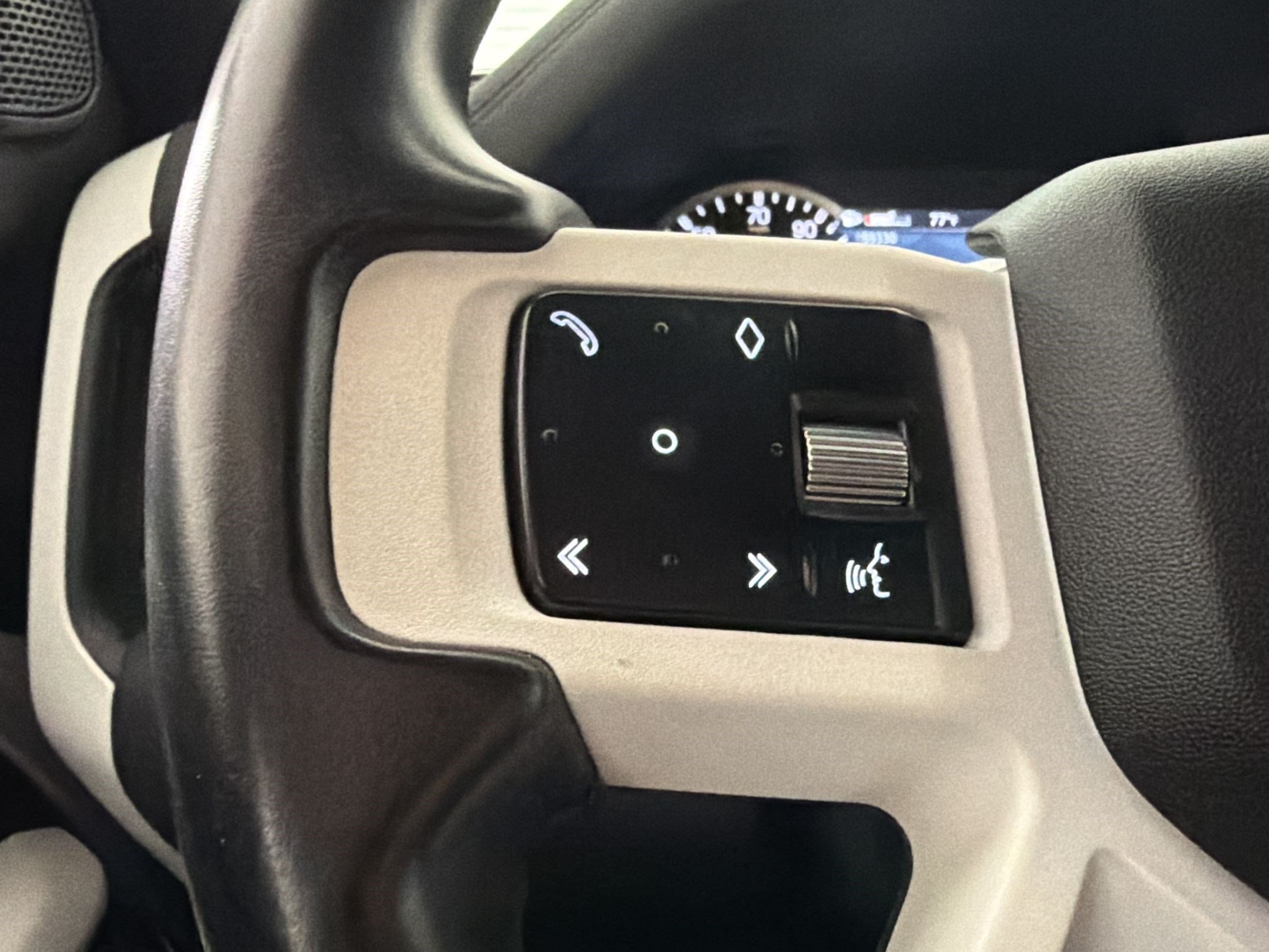 Used 2023 Land Rover Defender 110 S AWD/4WD image 15