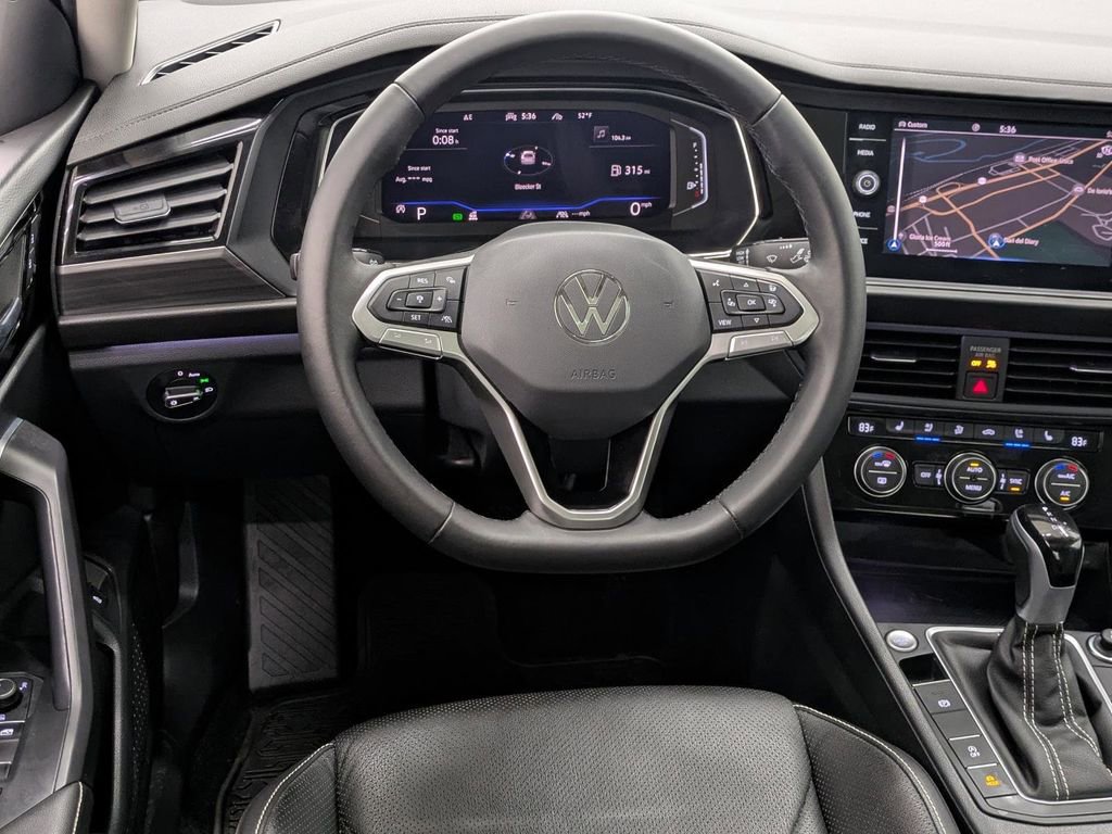 Used 2024 Volkswagen Jetta SEL image 4
