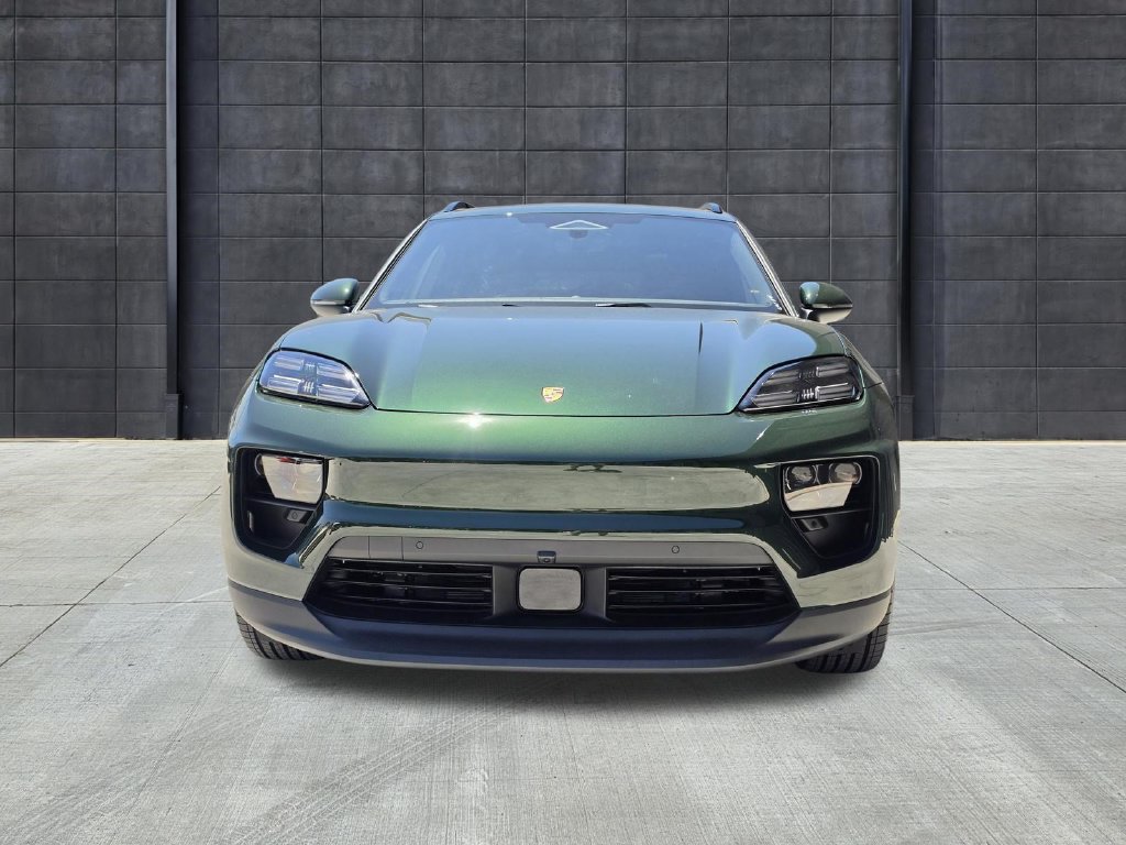 New 2026 Porsche Macan Electric RWD image 9