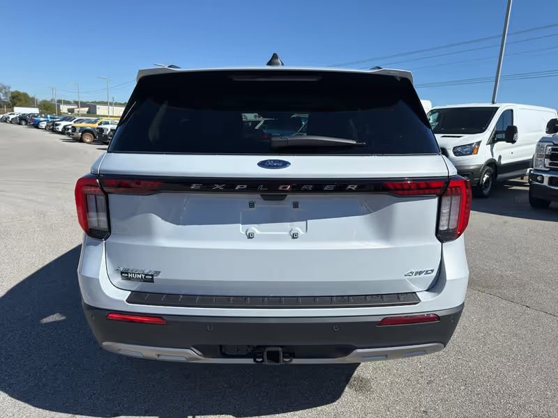 New 2026 Ford Explorer Active image 7