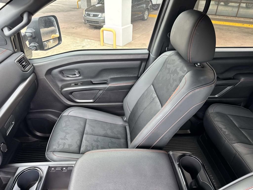 Used 2023 Nissan Titan PRO-4X image 32