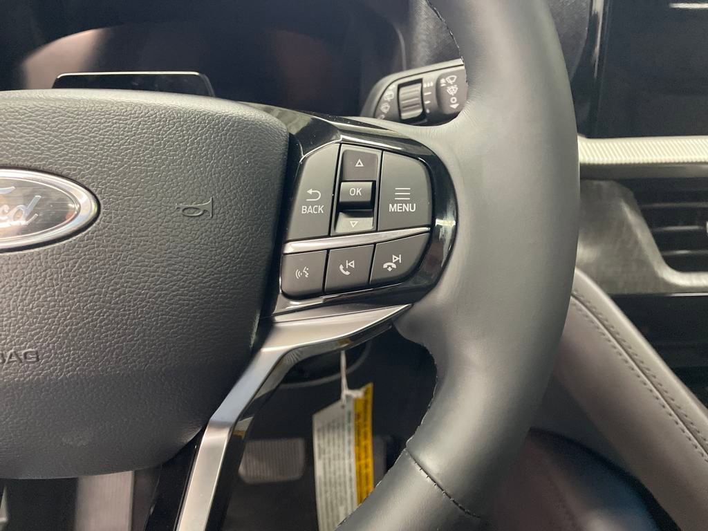 Certified 2025 Ford Explorer Platinum w/ LUX Leather Package image 22