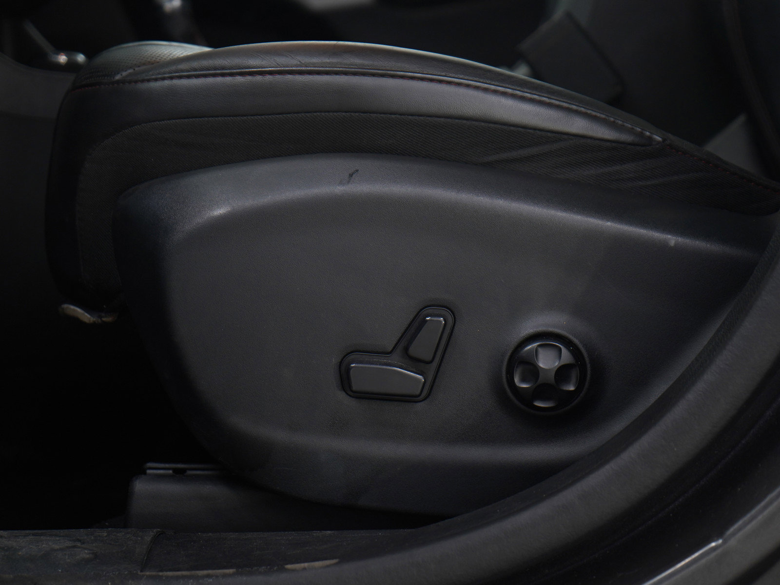 Used 2017 Jeep Cherokee Trailhawk image 23