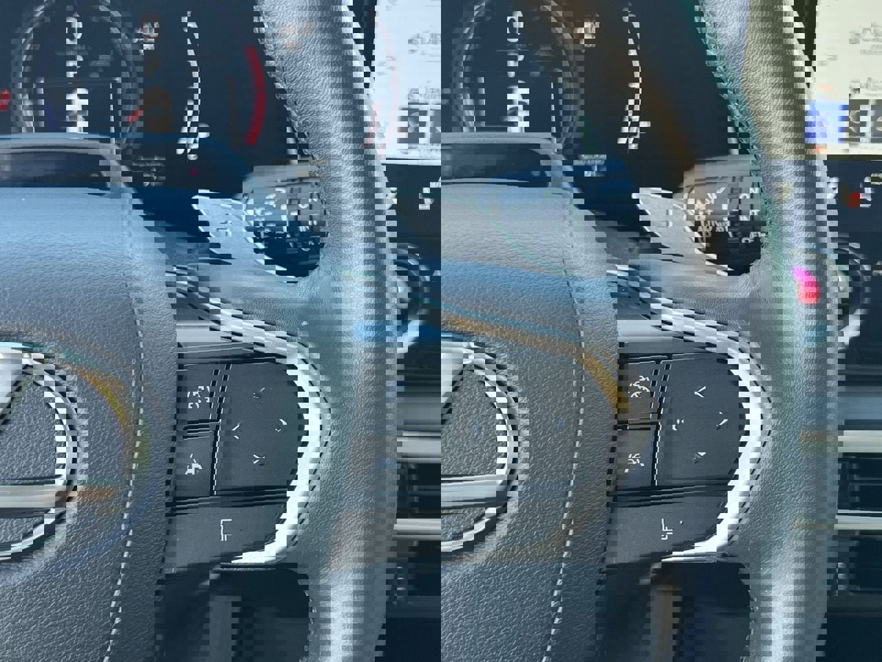 Used 2023 Lexus RX 350 FWD w/ Accessory Package (Z1) image 11