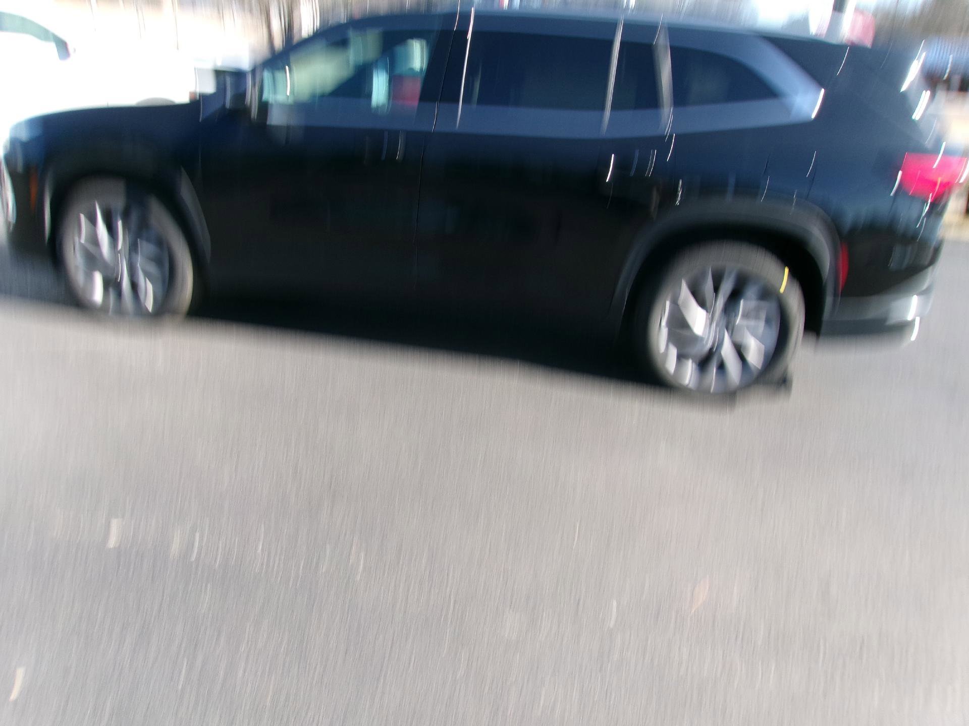 Used 2025 Buick Enclave Preferred image 5