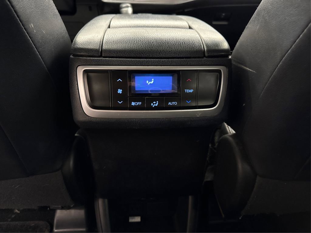 Used 2017 Toyota Highlander XLE w/ Carpet Mat Package image 36