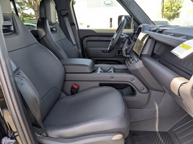 New 2026 Land Rover Defender 110 OCTA AWD/4WD image 17