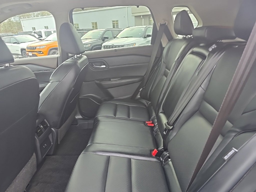 Used 2023 Nissan Rogue SV w/ SV Premium B Package image 16